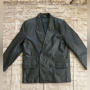 NWOT, man’s SUZIE’S fashion black 100% Leather Double-Breasted jacket size M